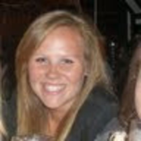 Meet your Posher, Nadine - Picture 1 of 1